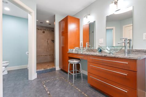 993 Pequot Avenue New London CT 06320