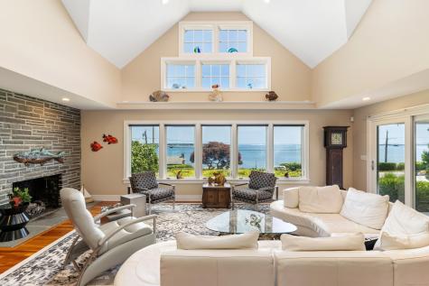 993 Pequot Avenue New London CT 06320