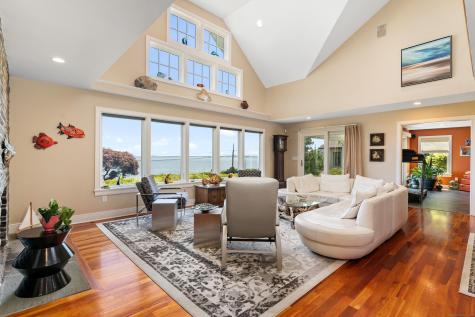 993 Pequot Avenue New London CT 06320