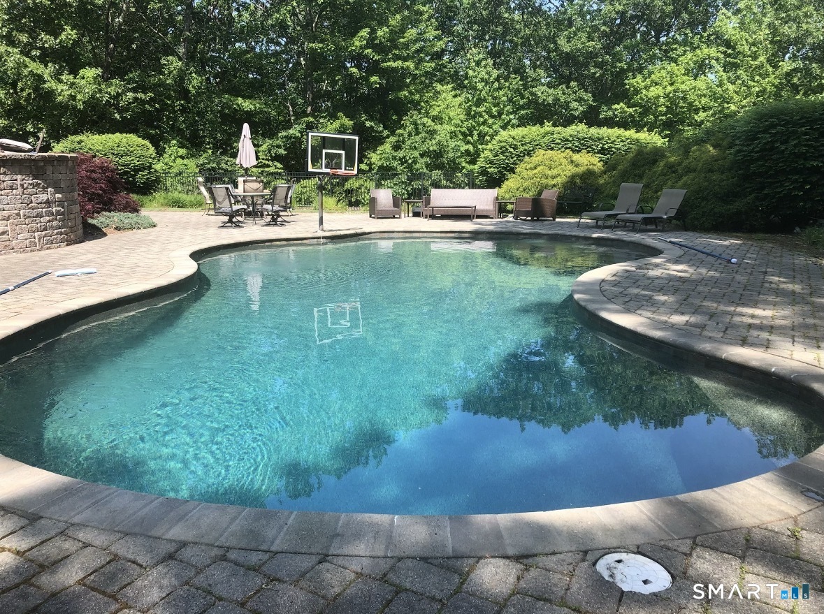 108 Westland Road Avon CT 06001