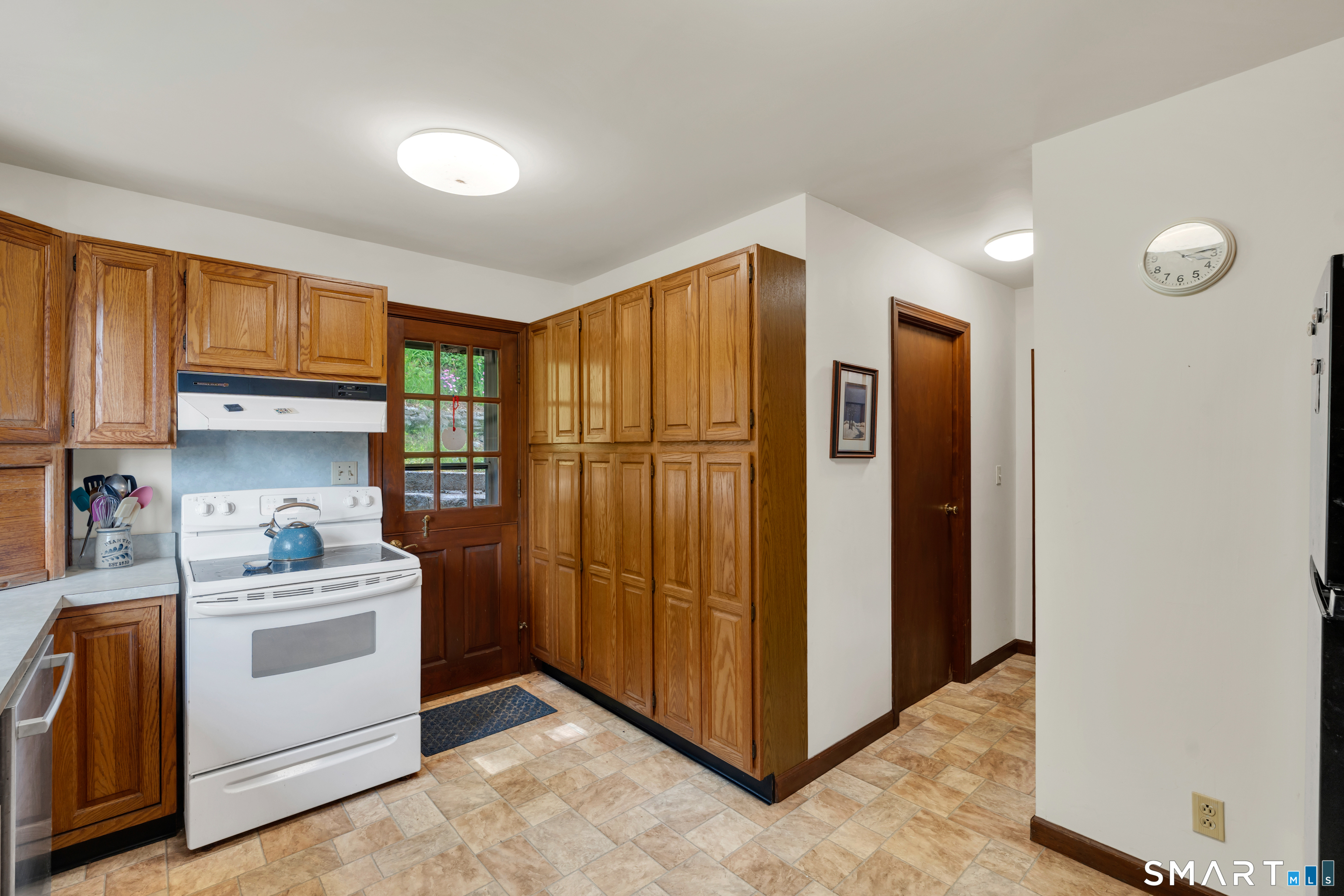 16 Ledge Road East Lyme CT 06357