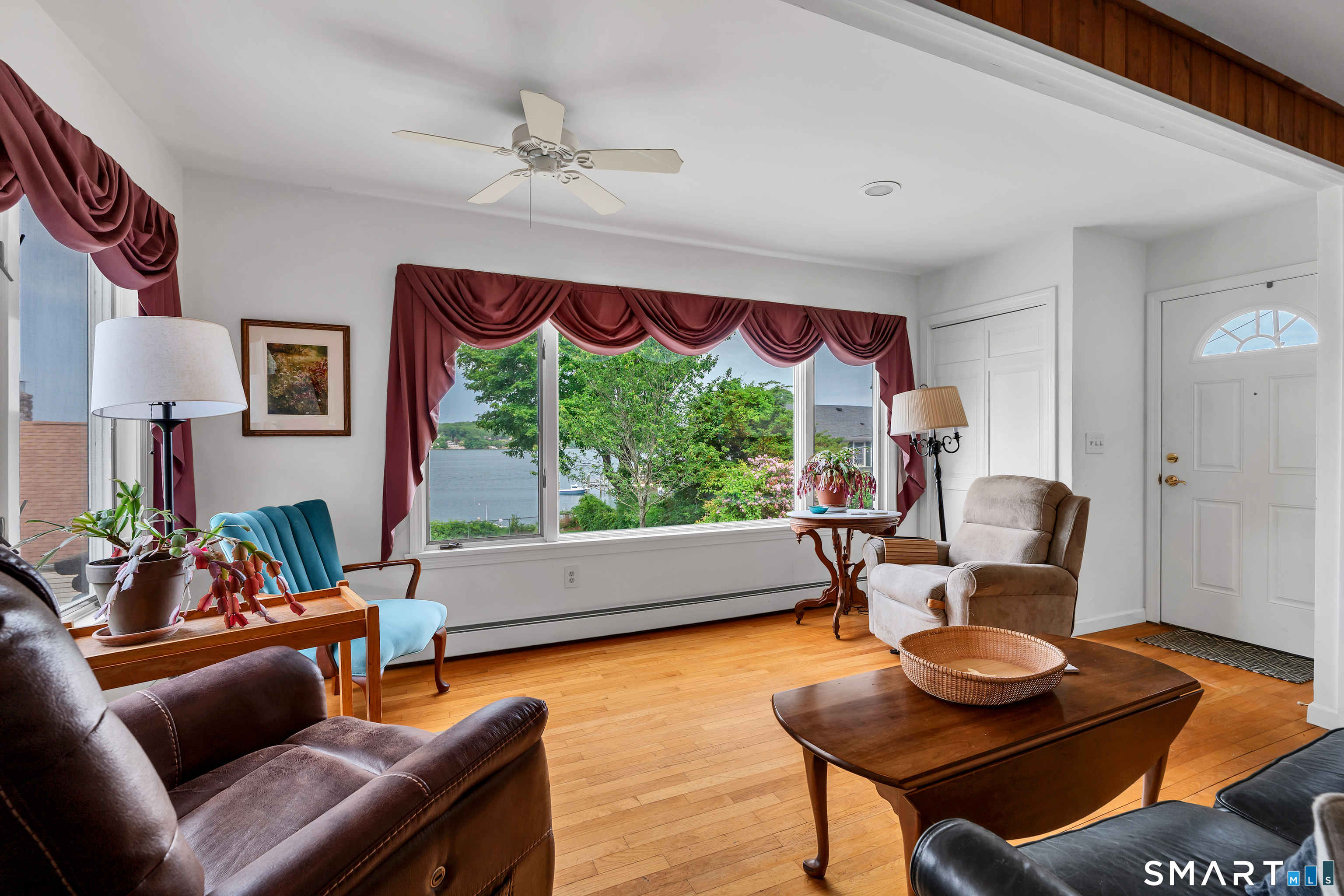 16 Ledge Road East Lyme CT 06357