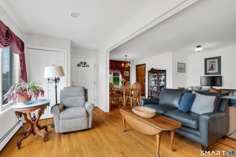 16 Ledge Road East Lyme CT 06357
