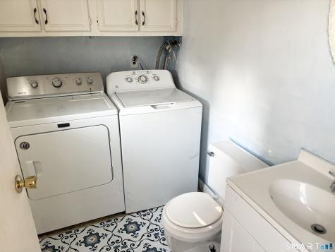 369 Bidwell Street Manchester CT 06040