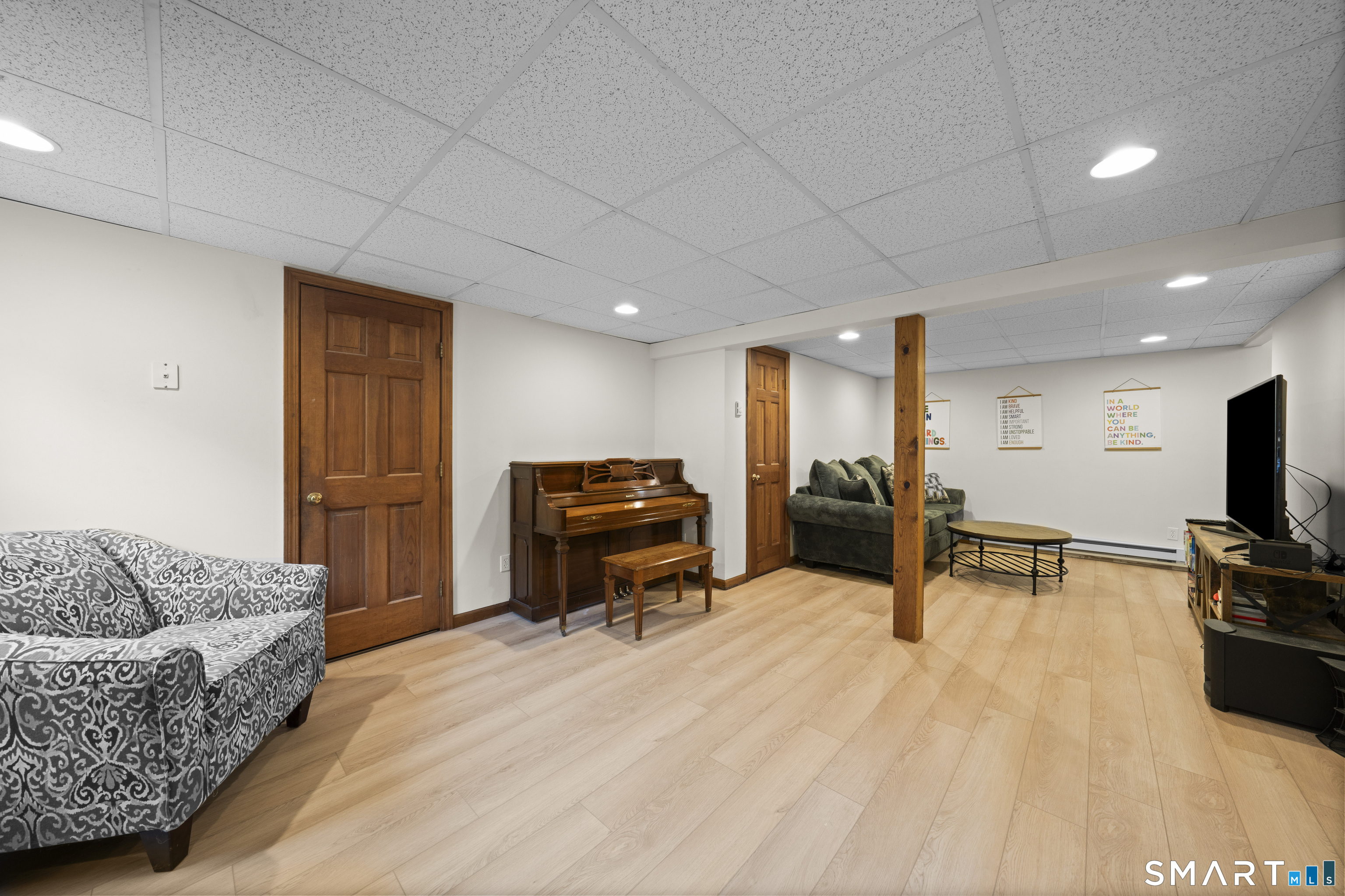25 Devine Road Suffield CT 06078