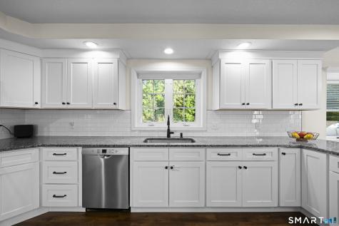 25 Devine Road Suffield CT 06078