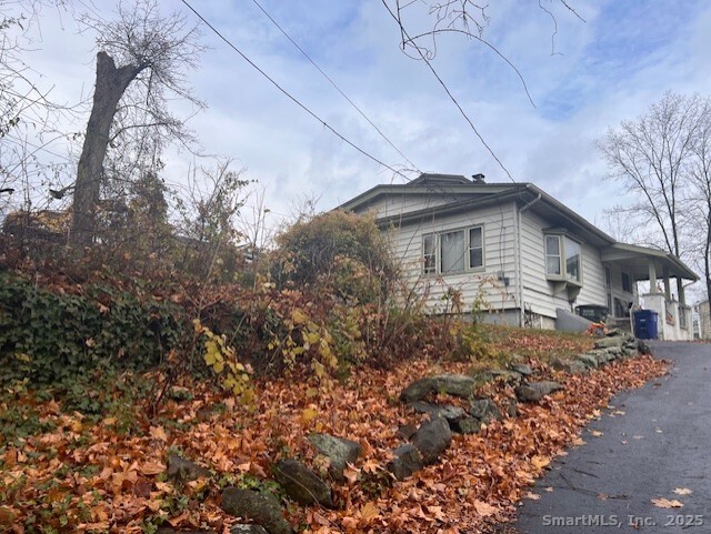 936 Chopsey Hill Road Bridgeport CT 06606