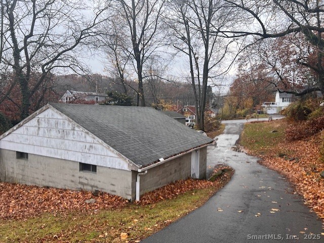 936 Chopsey Hill Road Bridgeport CT 06606