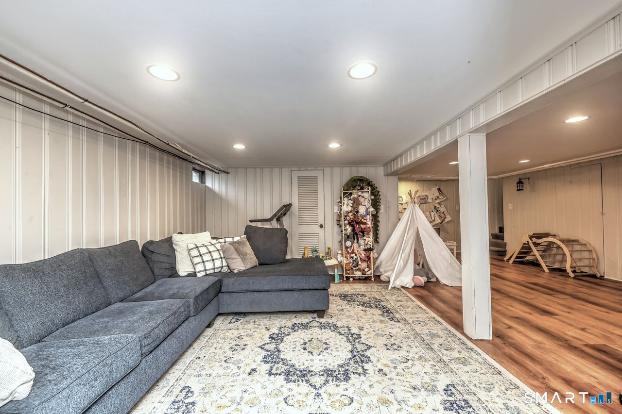 343 Smith Farm Road Orange CT 06477