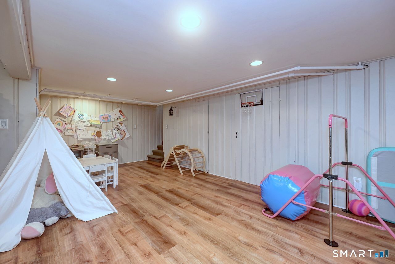 343 Smith Farm Road Orange CT 06477