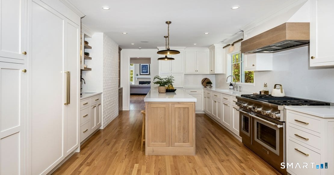 18 Phillips Lane Darien CT 06820