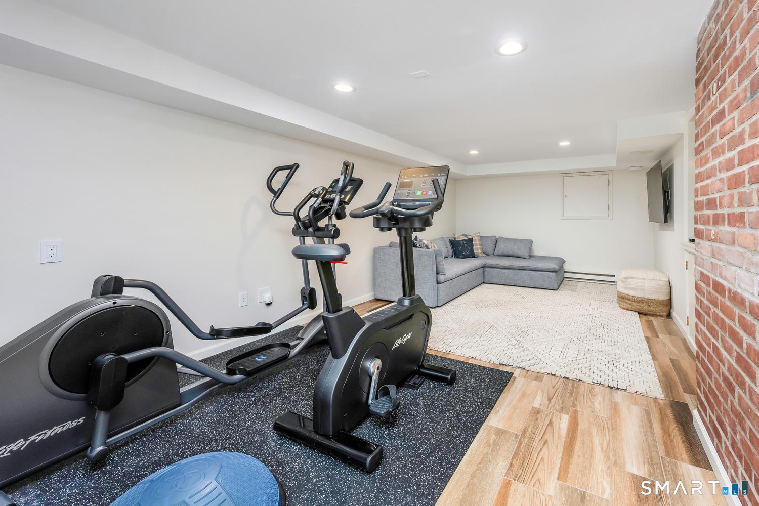 18 Phillips Lane Darien CT 06820