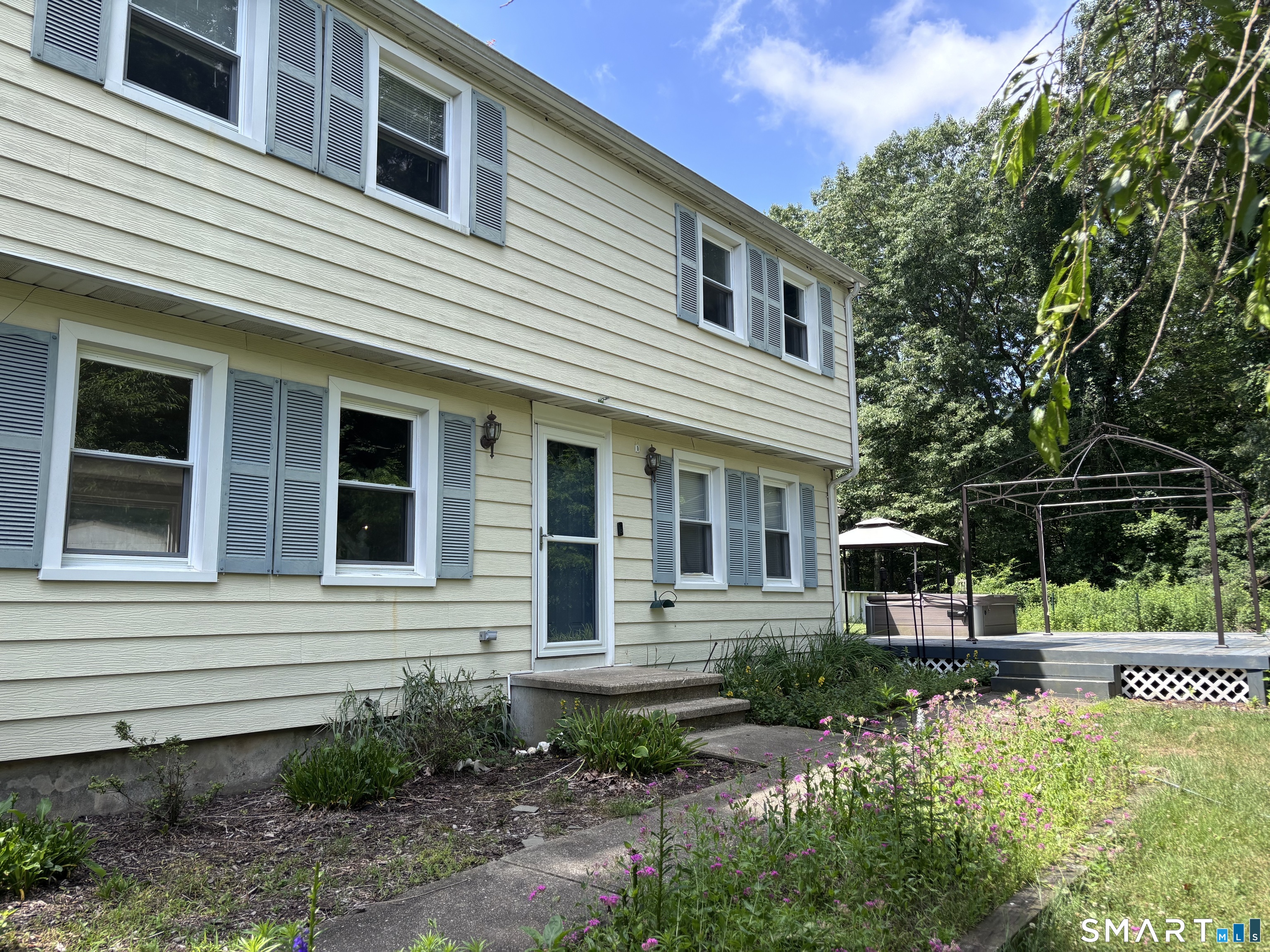 58 Roxbury Road East Lyme CT 06357