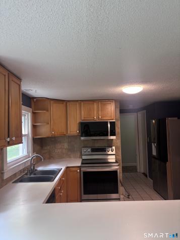 58 Roxbury Road East Lyme CT 06357