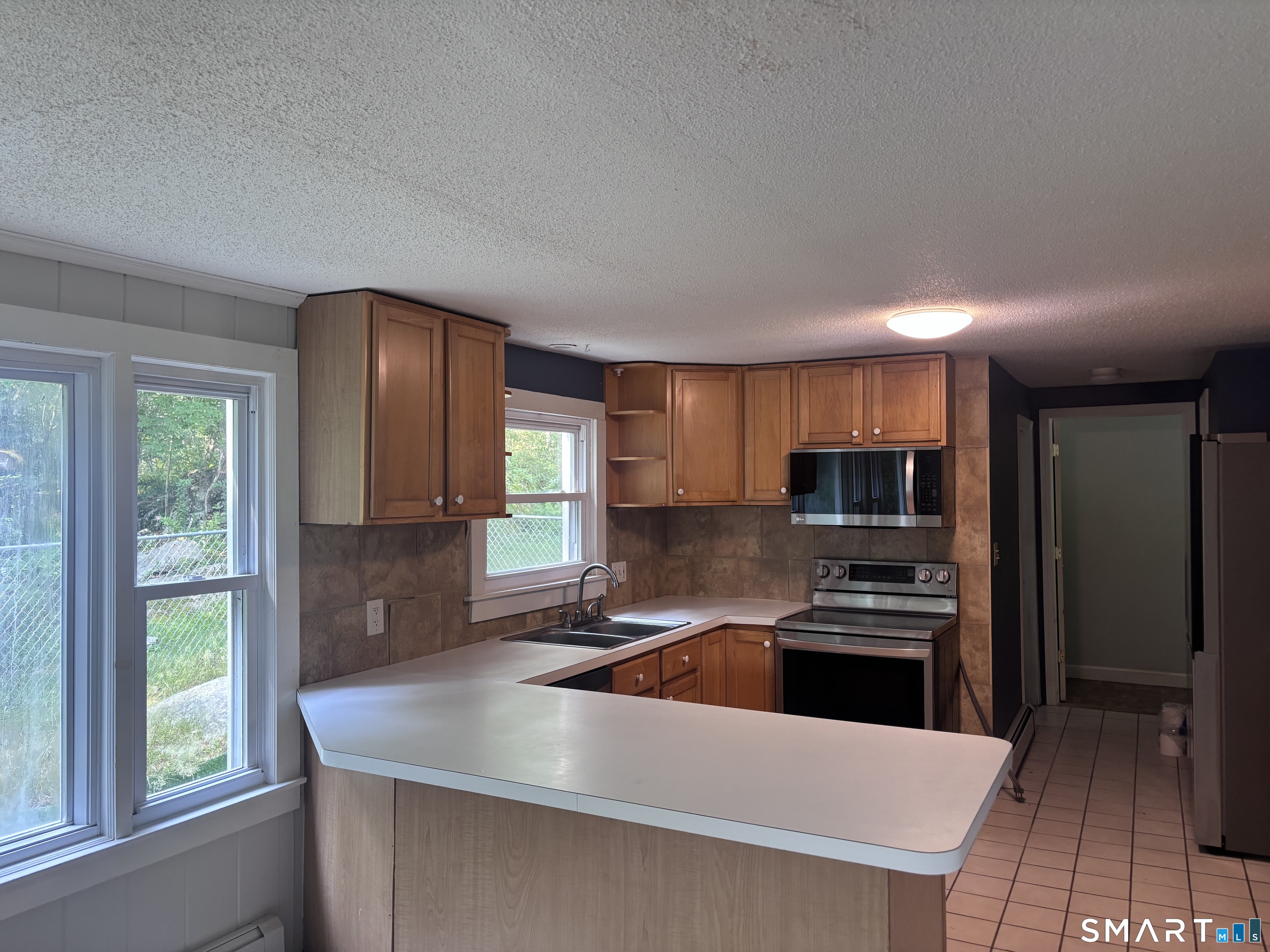 58 Roxbury Road East Lyme CT 06357