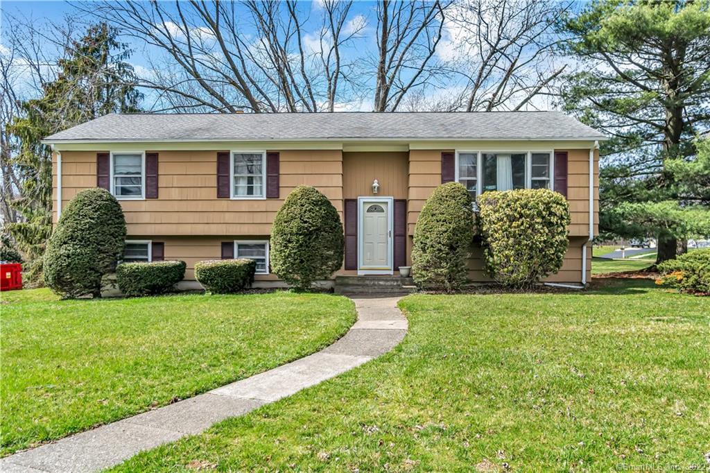21 Meadowbrook Road West Haven CT 06516