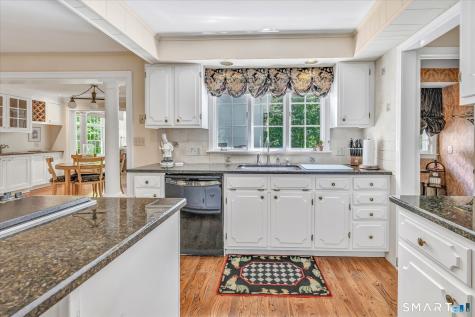 15 Hemlock Hollow Road Woodbridge CT 06525