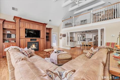 15 Hemlock Hollow Road Woodbridge CT 06525