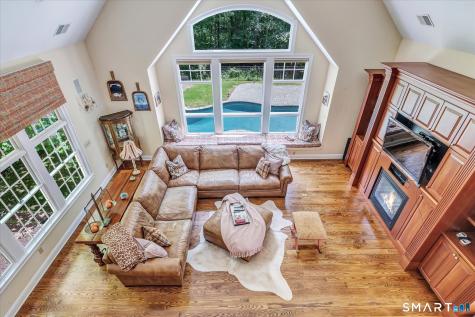 15 Hemlock Hollow Road Woodbridge CT 06525