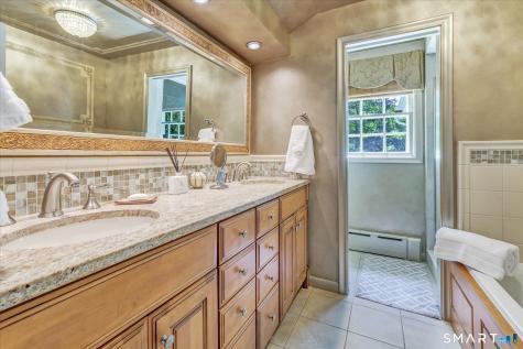 15 Hemlock Hollow Road Woodbridge CT 06525