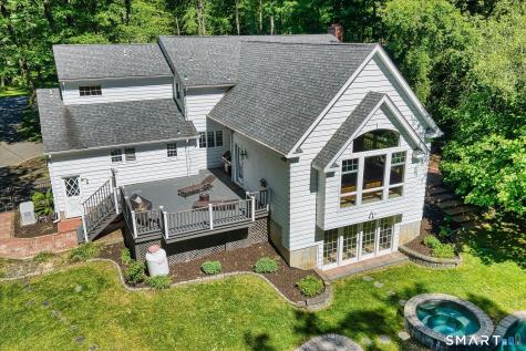 15 Hemlock Hollow Road Woodbridge CT 06525