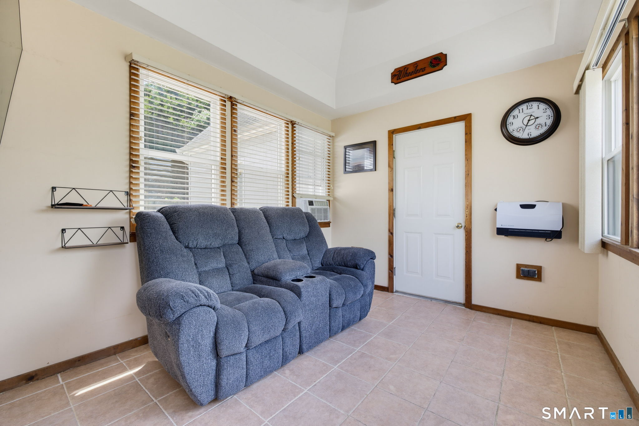 1485 Suffield Street Suffield CT 06078