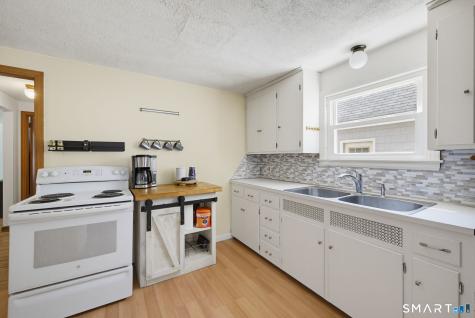 1485 Suffield Street Suffield CT 06078