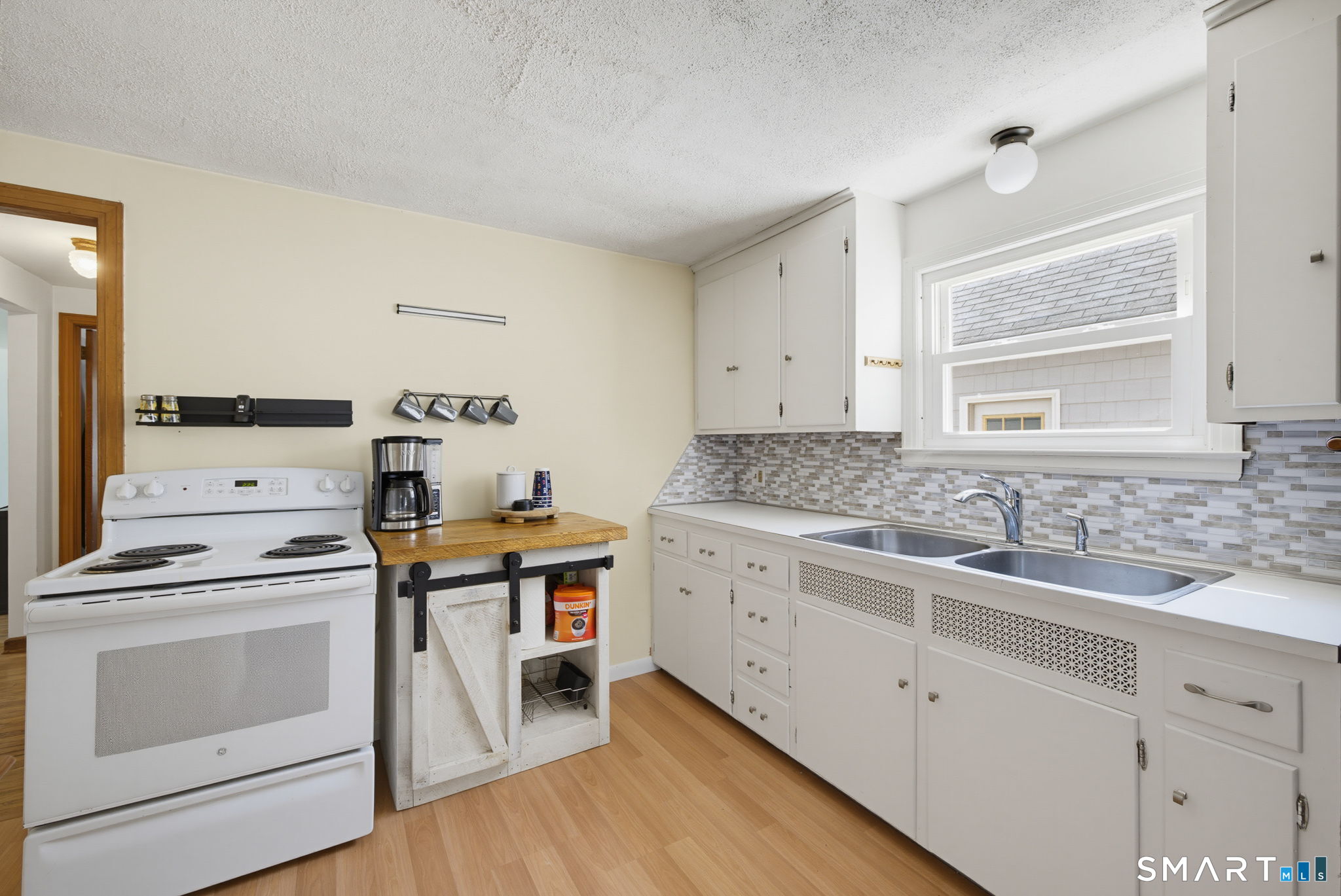 1485 Suffield Street Suffield CT 06078