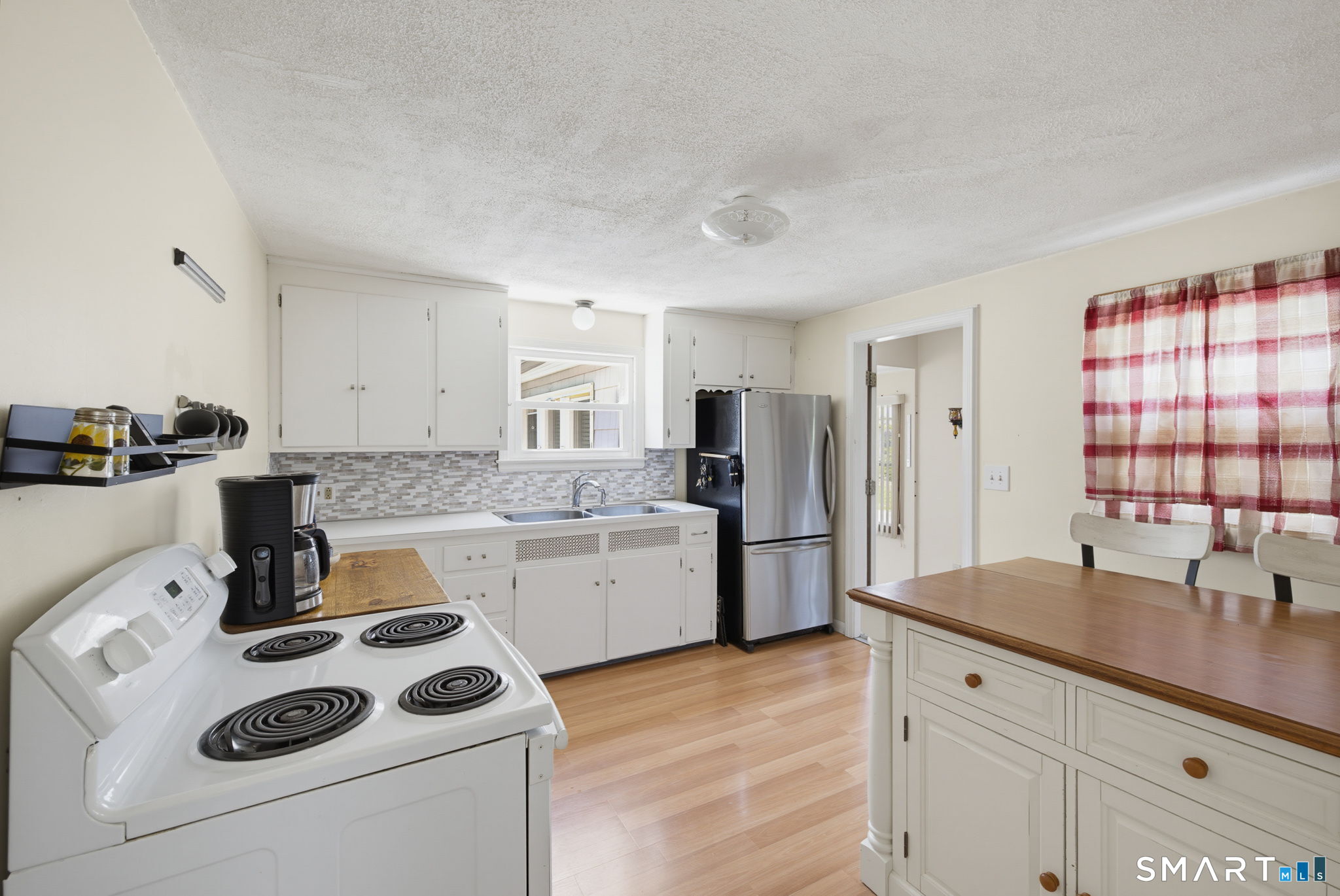 1485 Suffield Street Suffield CT 06078