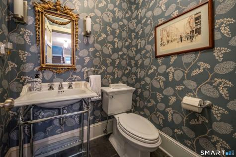 880 Boston Post Road Madison CT 06443