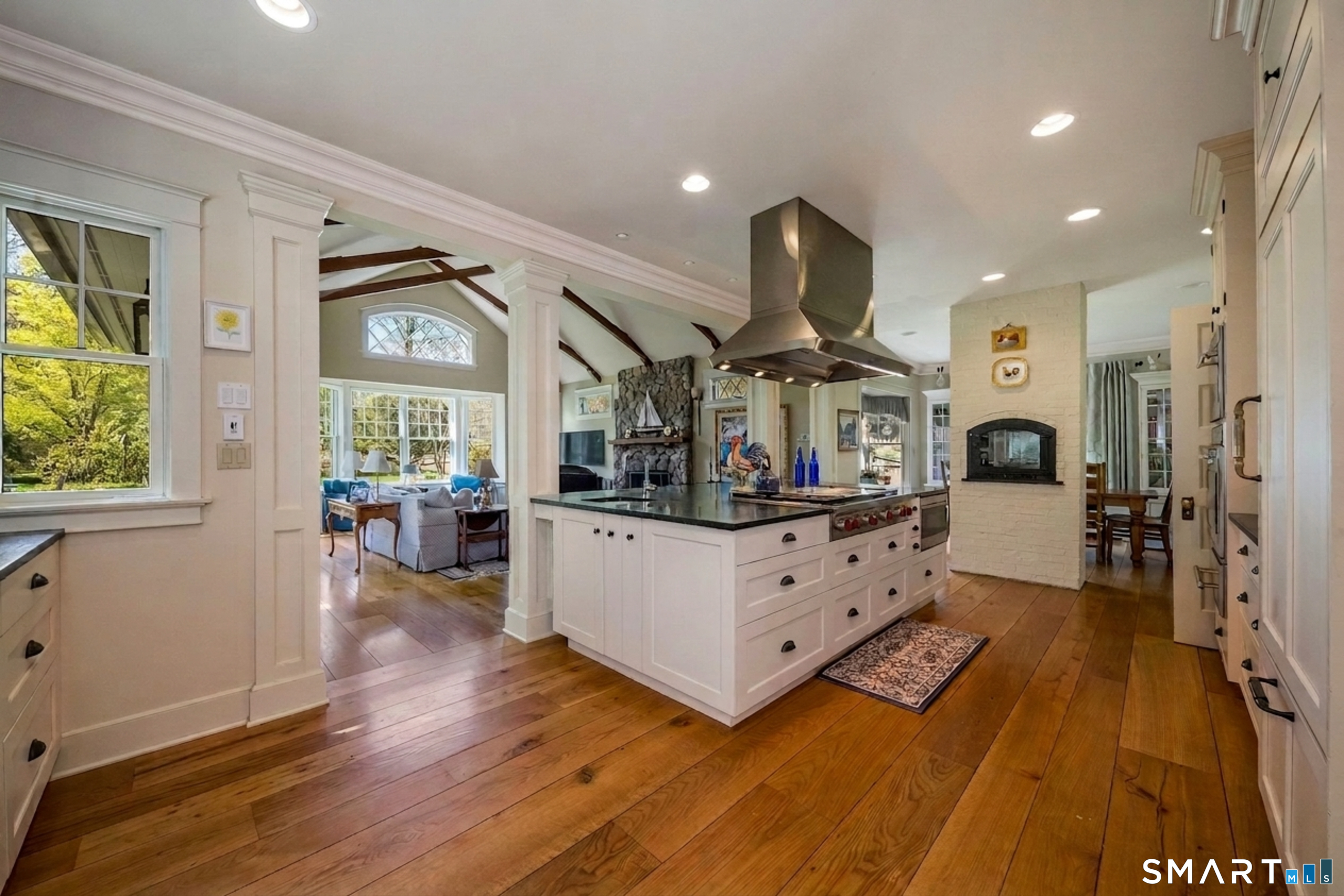 880 Boston Post Road Madison CT 06443