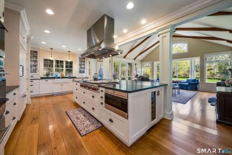 880 Boston Post Road Madison CT 06443
