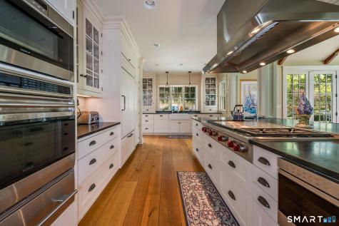 880 Boston Post Road Madison CT 06443