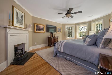 880 Boston Post Road Madison CT 06443