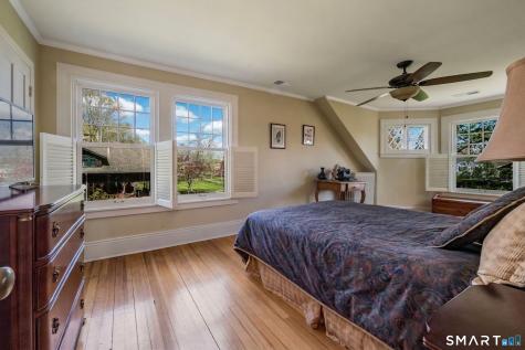 880 Boston Post Road Madison CT 06443