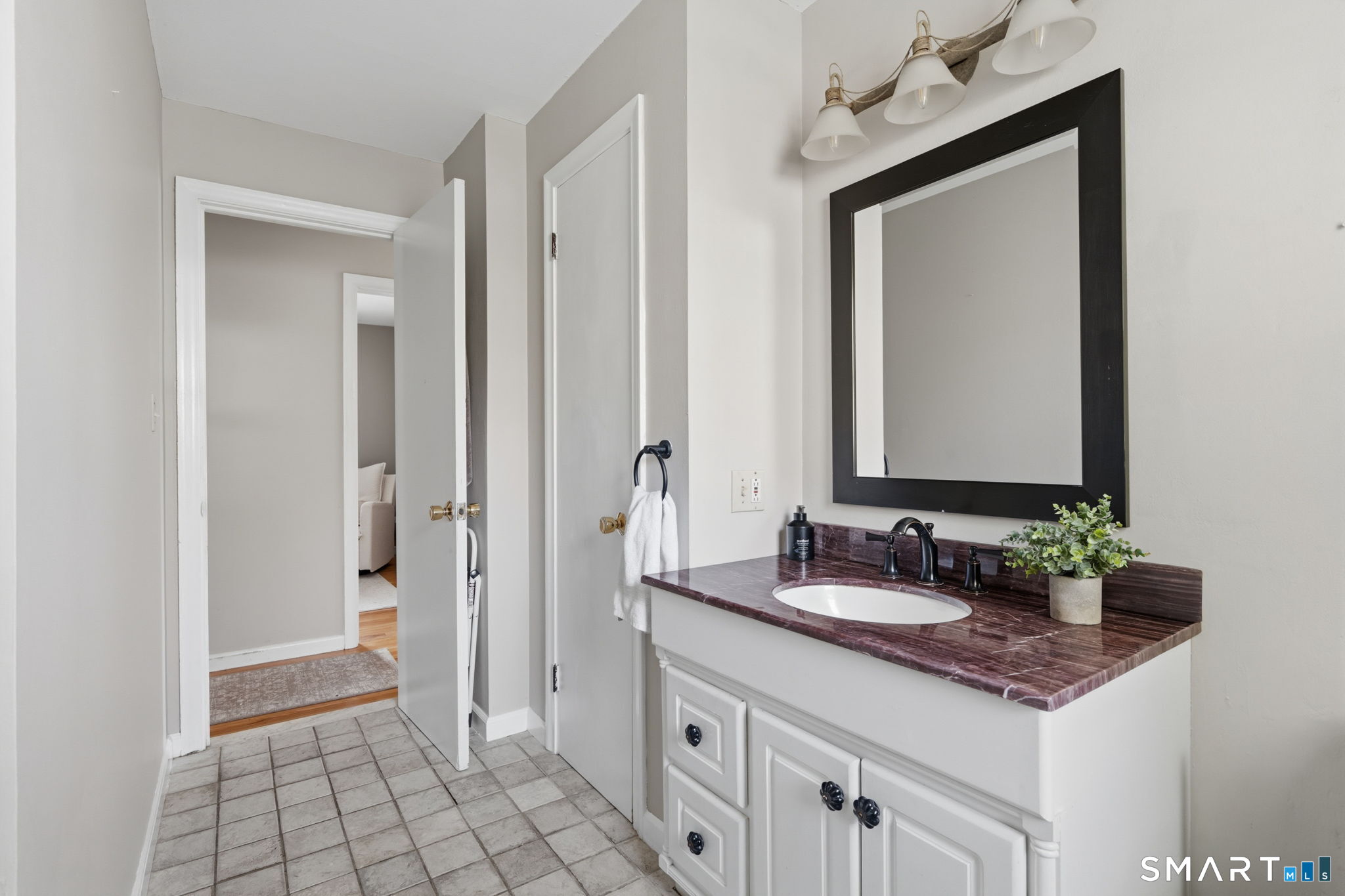 35 Apple Tree Lane Wallingford CT 06492
