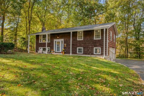 53 Lovers Lane East Lyme CT 06333