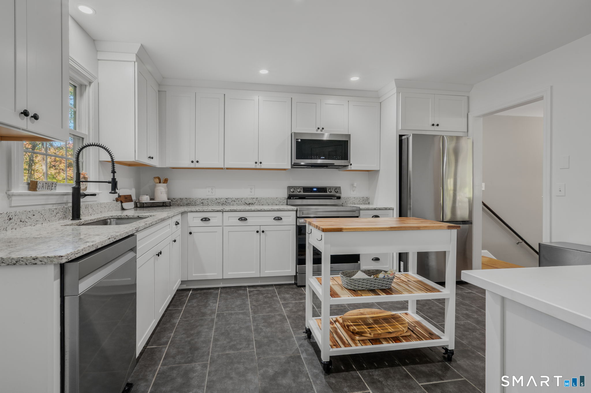 53 Lovers Lane East Lyme CT 06333