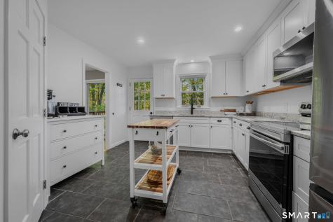 53 Lovers Lane East Lyme CT 06333