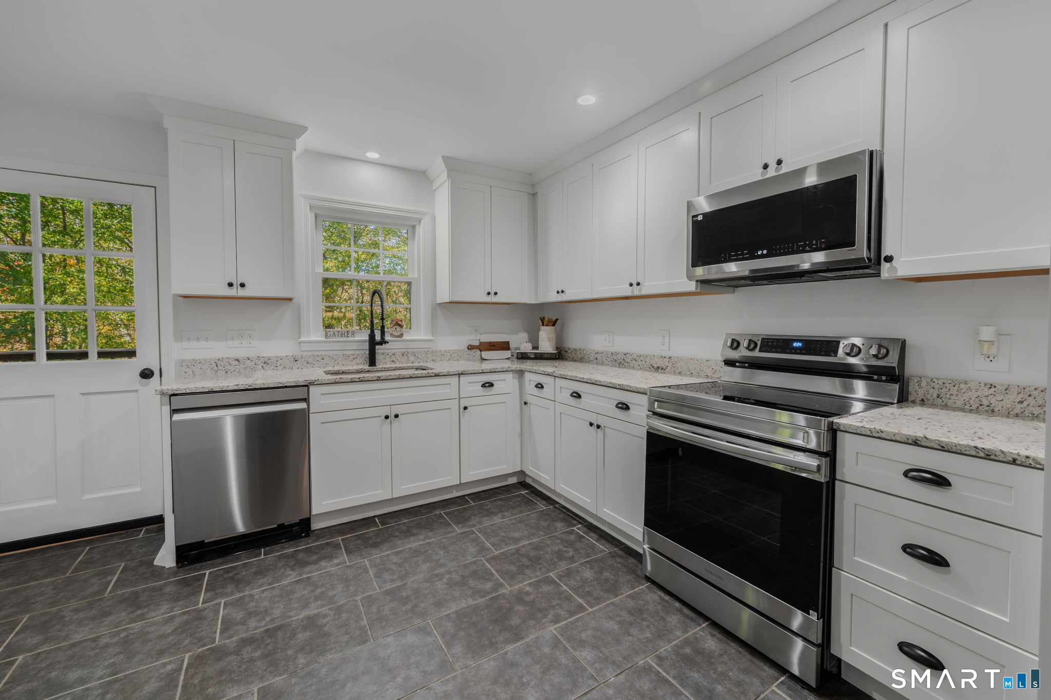 53 Lovers Lane East Lyme CT 06333