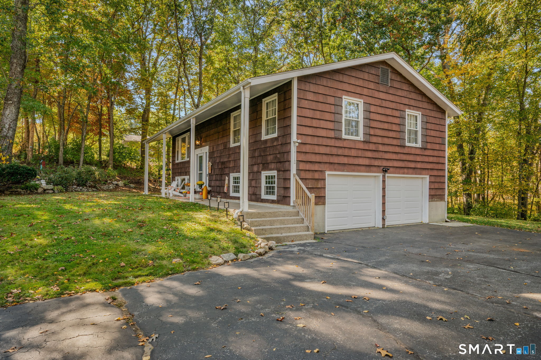 53 Lovers Lane East Lyme CT 06333