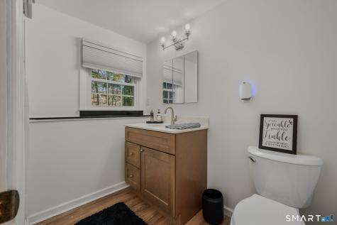 53 Lovers Lane East Lyme CT 06333