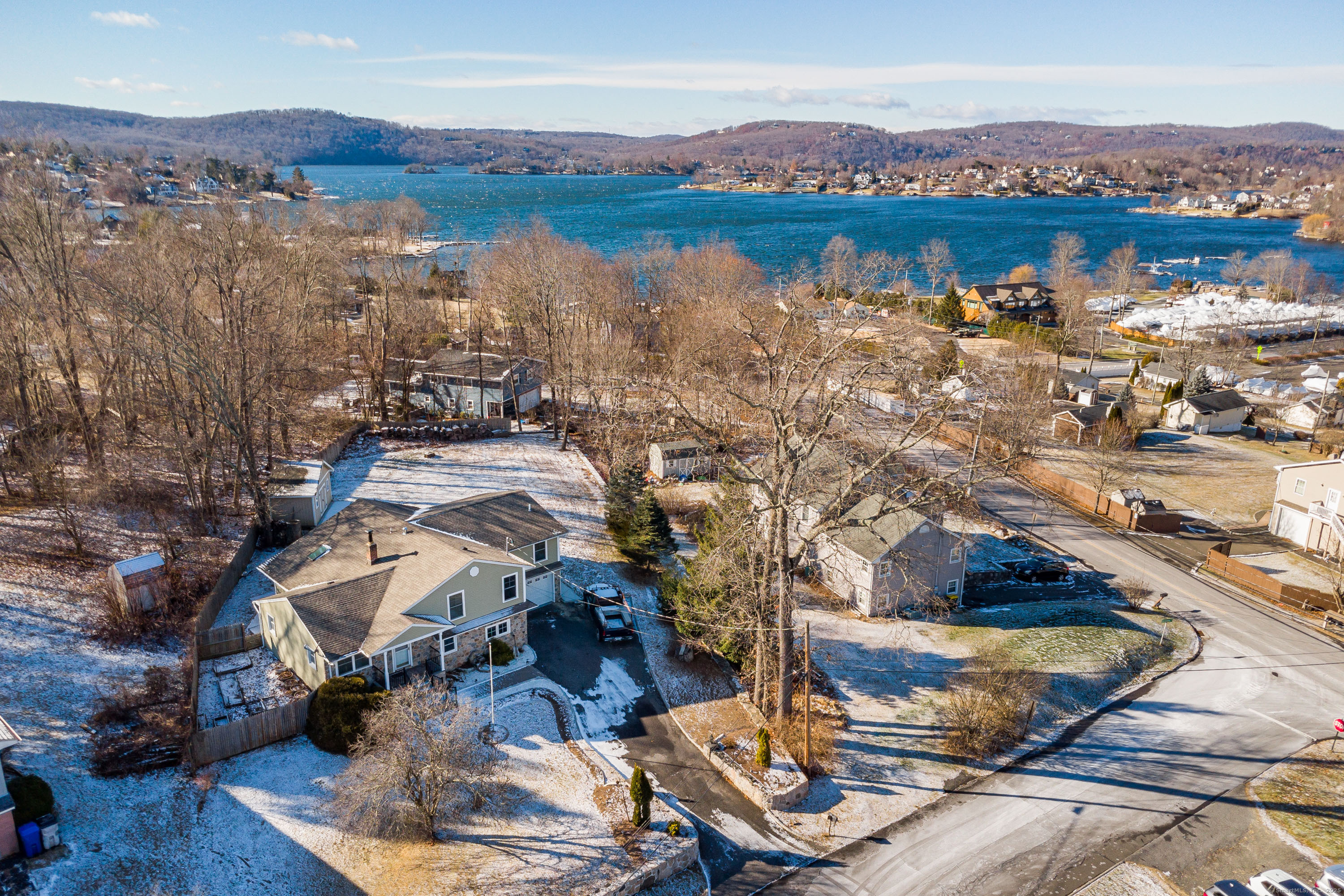 16 Horseshoe Drive Brookfield CT 06804