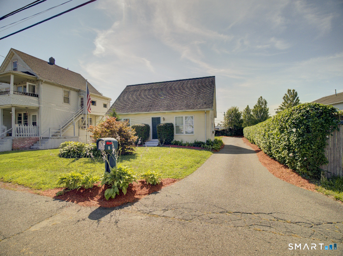 6 Mettler Street Woodbridge CT 06525