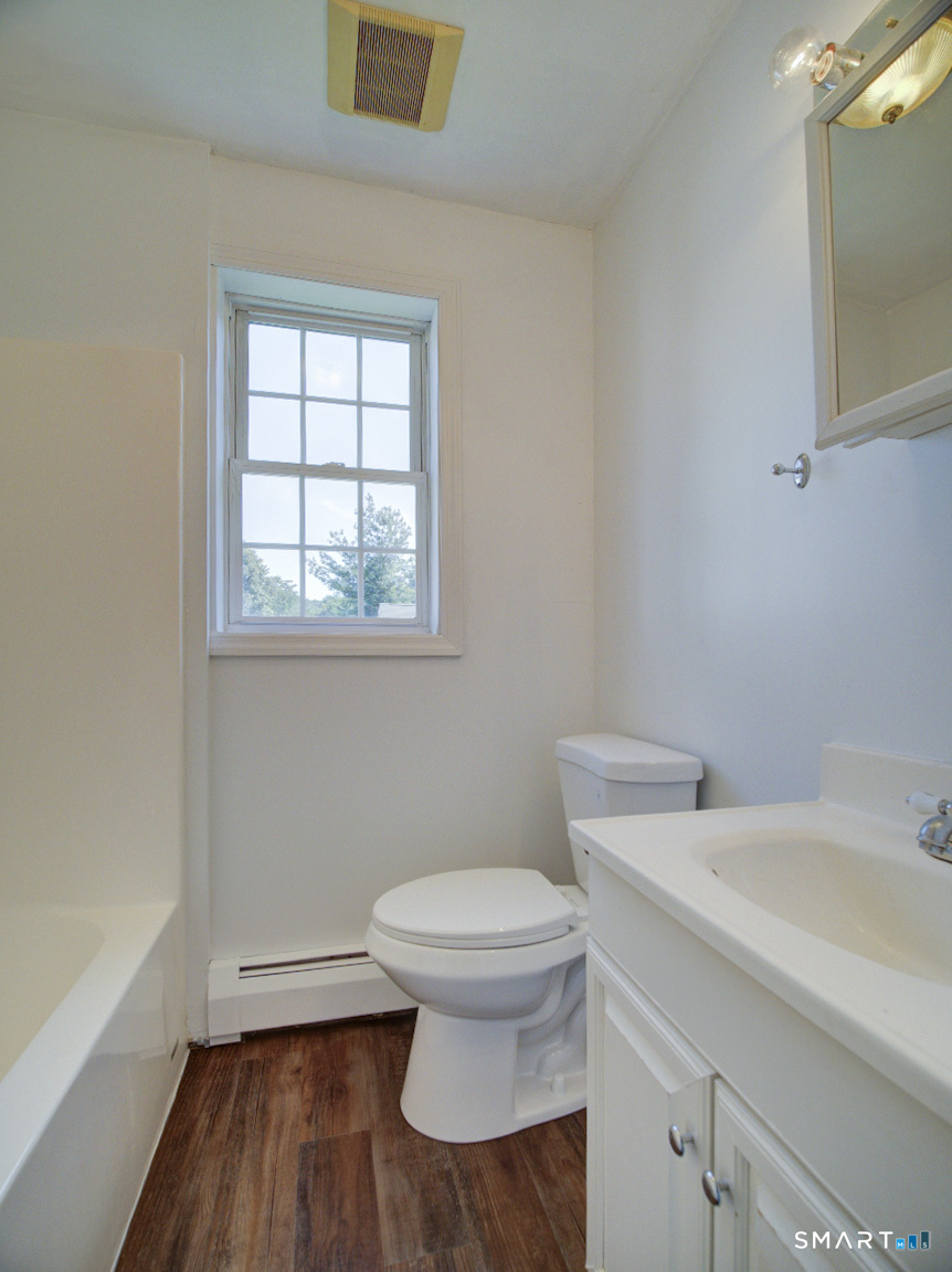 6 Mettler Street Woodbridge CT 06525