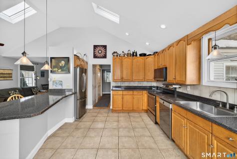 168 Kitemaug Road Montville CT 06382