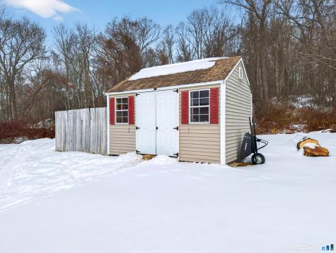 168 Kitemaug Road Montville CT 06382