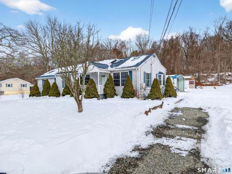 168 Kitemaug Road Montville CT 06382