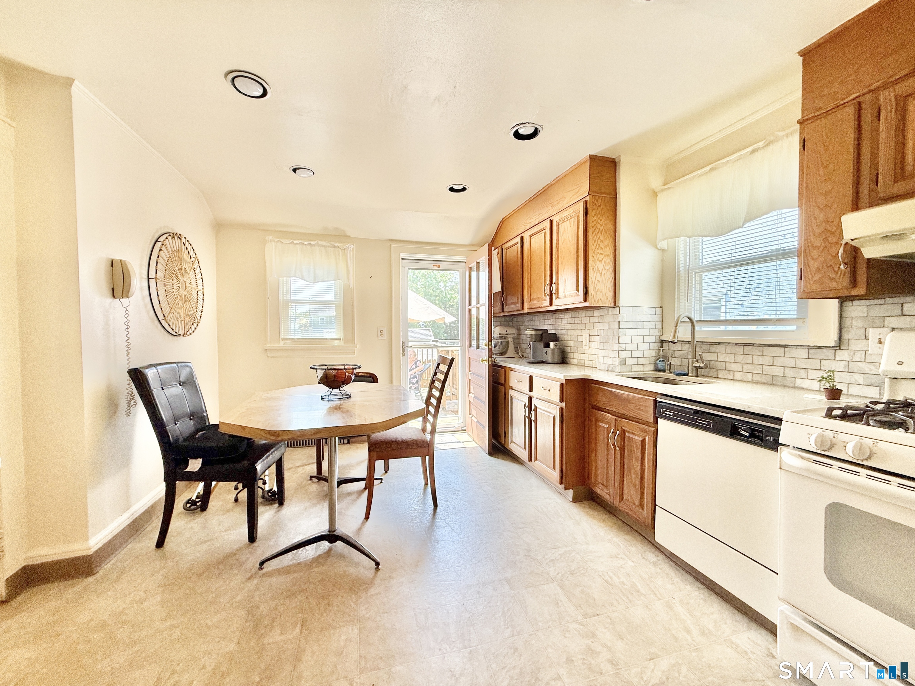 31 Hamilton Avenue Stamford CT 06902