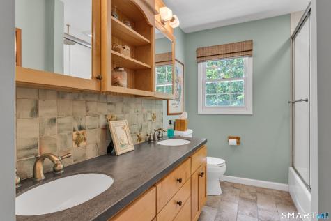 46 Laurel Cliffs Road Guilford CT 06437